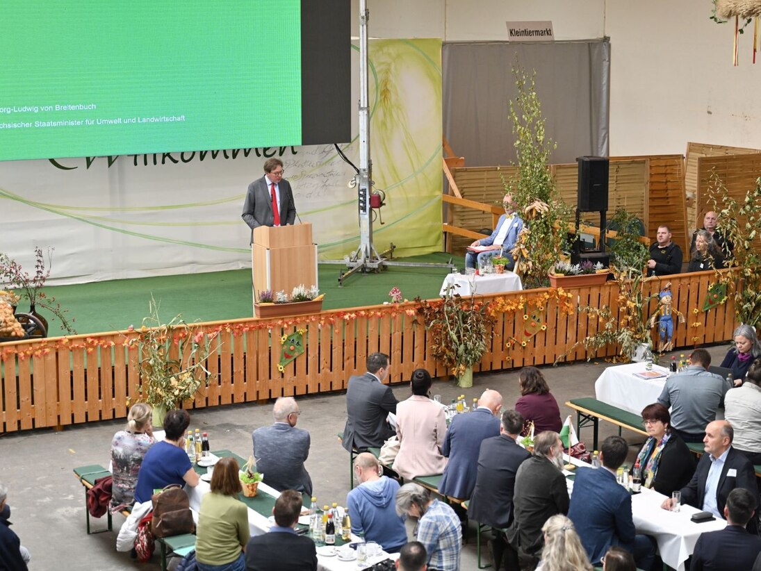 Herr StM von Breitenbuch spricht
